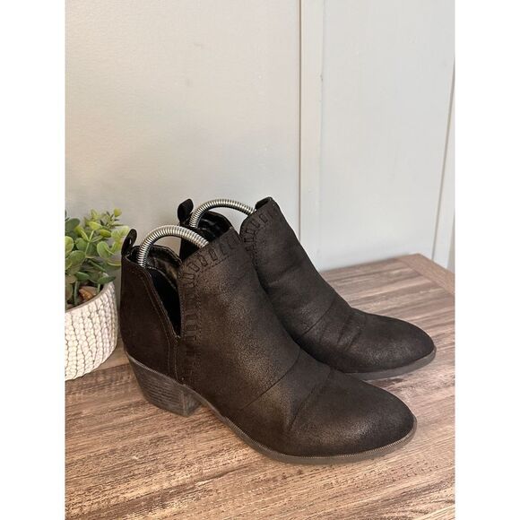 Rock And Candy Boots Woman's 8 Lipton Slip On Ankle Bootie Black Fabric Heels - Picture 1 of 9